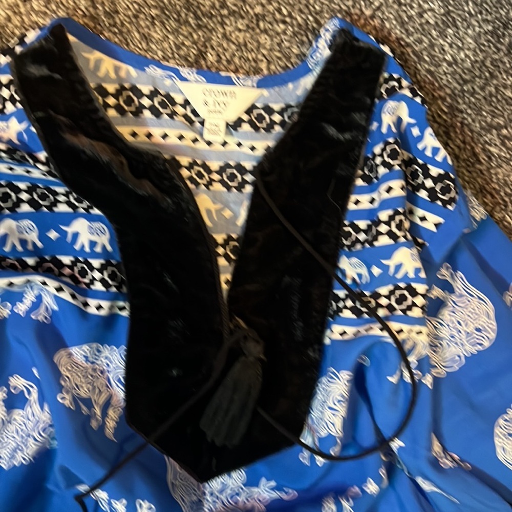 Crown & Ivy Top boho style Velvet Trimmed size petite medium EUC. - Picture 14 of 14